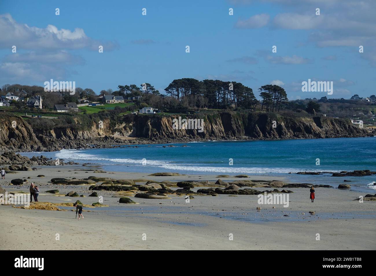 Spiaggia sabbiosa Plage Du Trez Hir a Plougonvelin sulla costa atlantica alla foce della Baia di Brest, dipartimento di Finistere Penn ar Bed Foto Stock