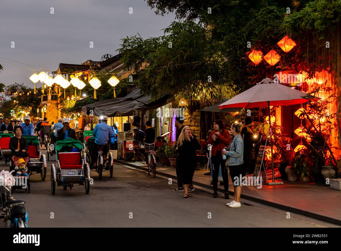 La città vecchia di Hoi An con le lanterne tradizionali Foto Stock