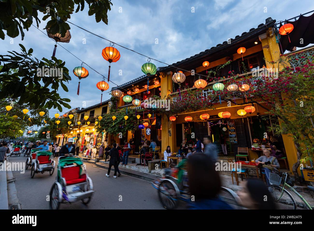 La città vecchia di Hoi An con le lanterne tradizionali Foto Stock