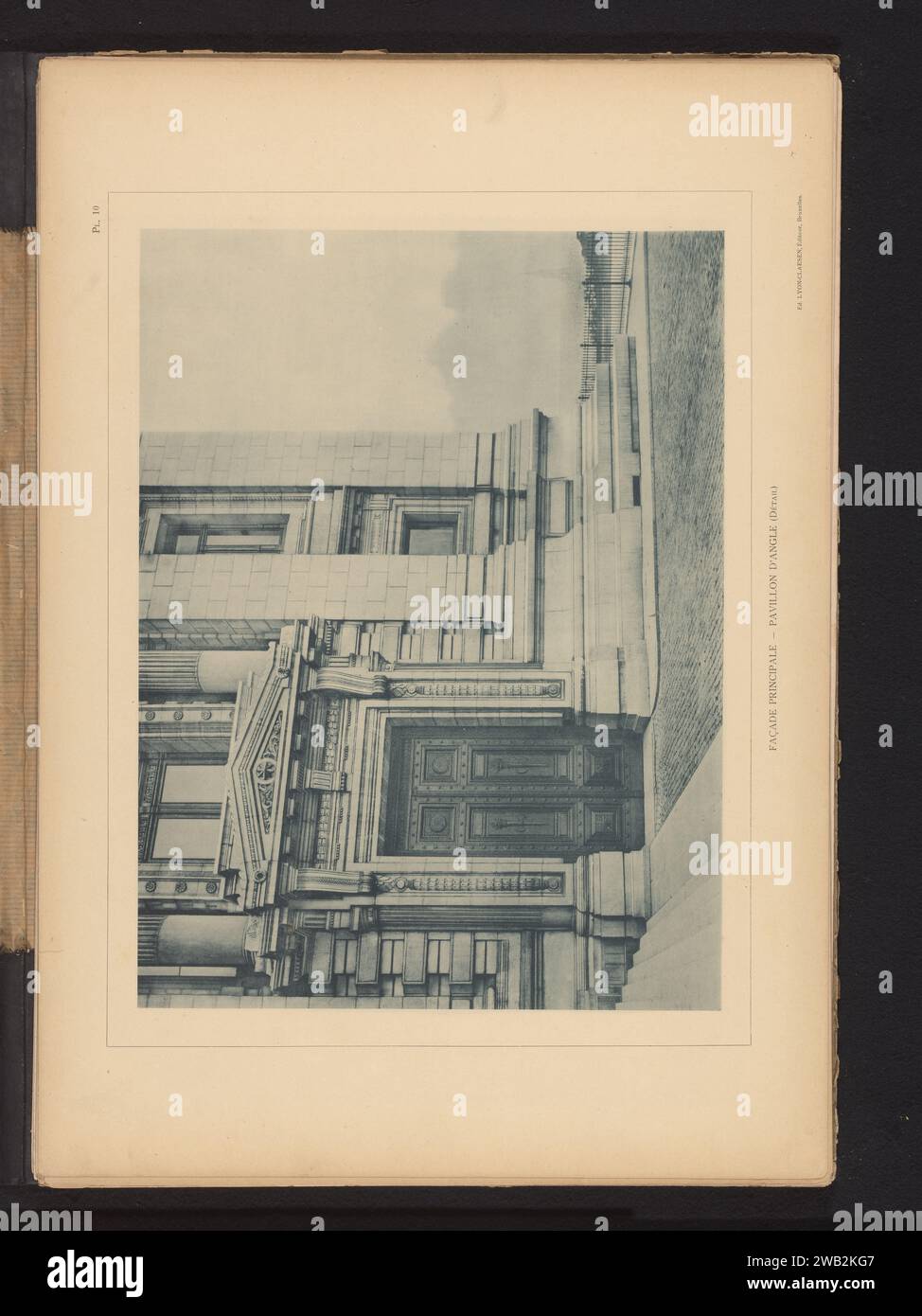 Veduta di una porta laterale di fronte al Palazzo di giustizia di Bruxelles, Belgio, Anonimo, c. 1889 - in o prima di c. 1894 stampa fotomeccanica questa stampa fa parte di una copertina con 30 stampe su 28 riviste e un frontespizio. Edificio del tribunale collotipo di carta di Bruxelles. Palazzo di giustizia a porte chiuse Foto Stock