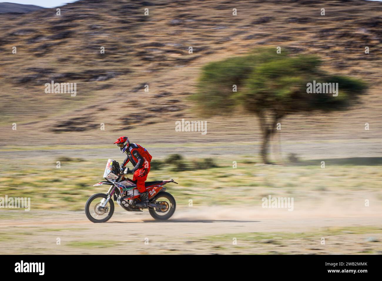 Al Salamiya, Arabia Saudita - 08/01/2024, 64 DUCHENE Romain (fra), Team GP Motors, KTM, Moto, Originals by Motul, azione durante la terza fase della Dakar 2024 dell'8 gennaio 2024 tra al Duwadimi e al Salamiya, Arabia Saudita - foto Frédéric le Floc'h/DPPI Credit: DPPI Media/Alamy Live News Foto Stock