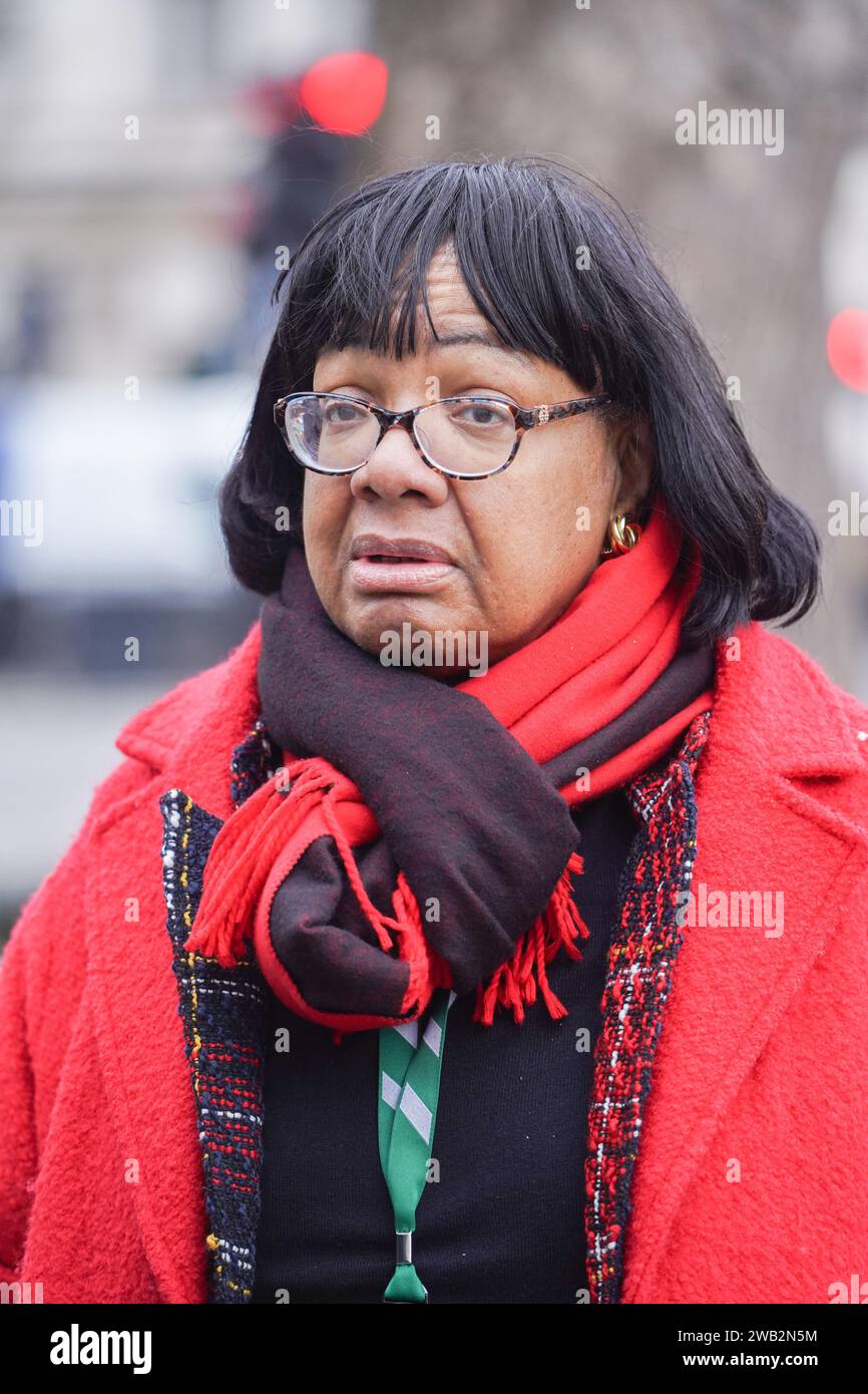 Londra, Regno Unito. 8 gennaio 2024. Diane Abbott, ex Segretario degli interni ombra sotto Jeremy Corbyn e membro laburista del Parlamento per Hackney North e Stoke Newington, visto a Westminster. Crediti: amer ghazzal/Alamy Live News Foto Stock