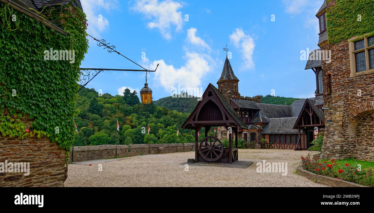 Ex castello imperiale, cortile, Cochem, Renania Palatinato, Germania Foto Stock