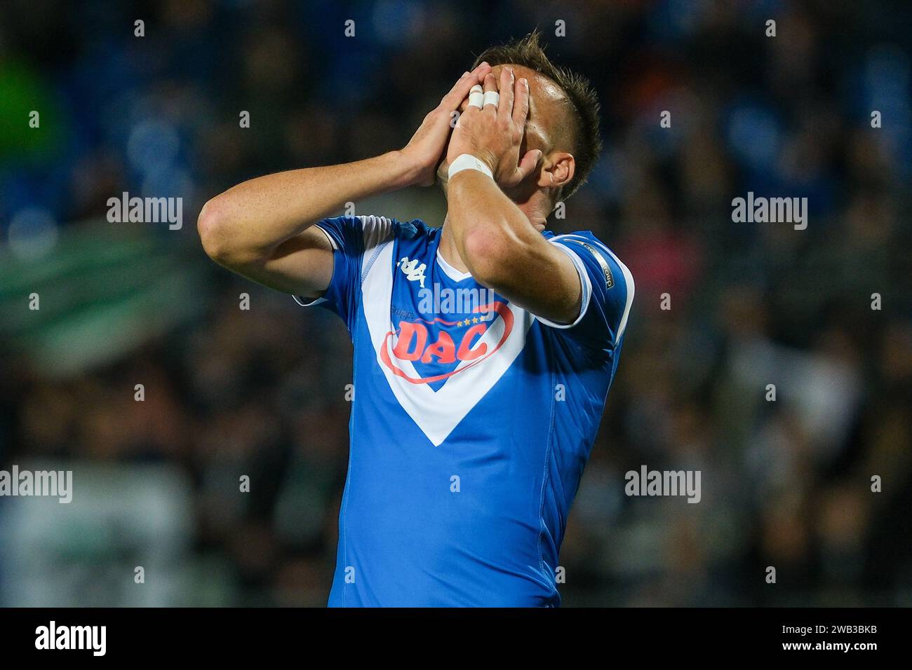 Disperazione di Gabriele Moncini del Brescia calcio FC durante la partita di campionato italiano di serie B tra Brescia calcio e SSC Bari a Mario Foto Stock