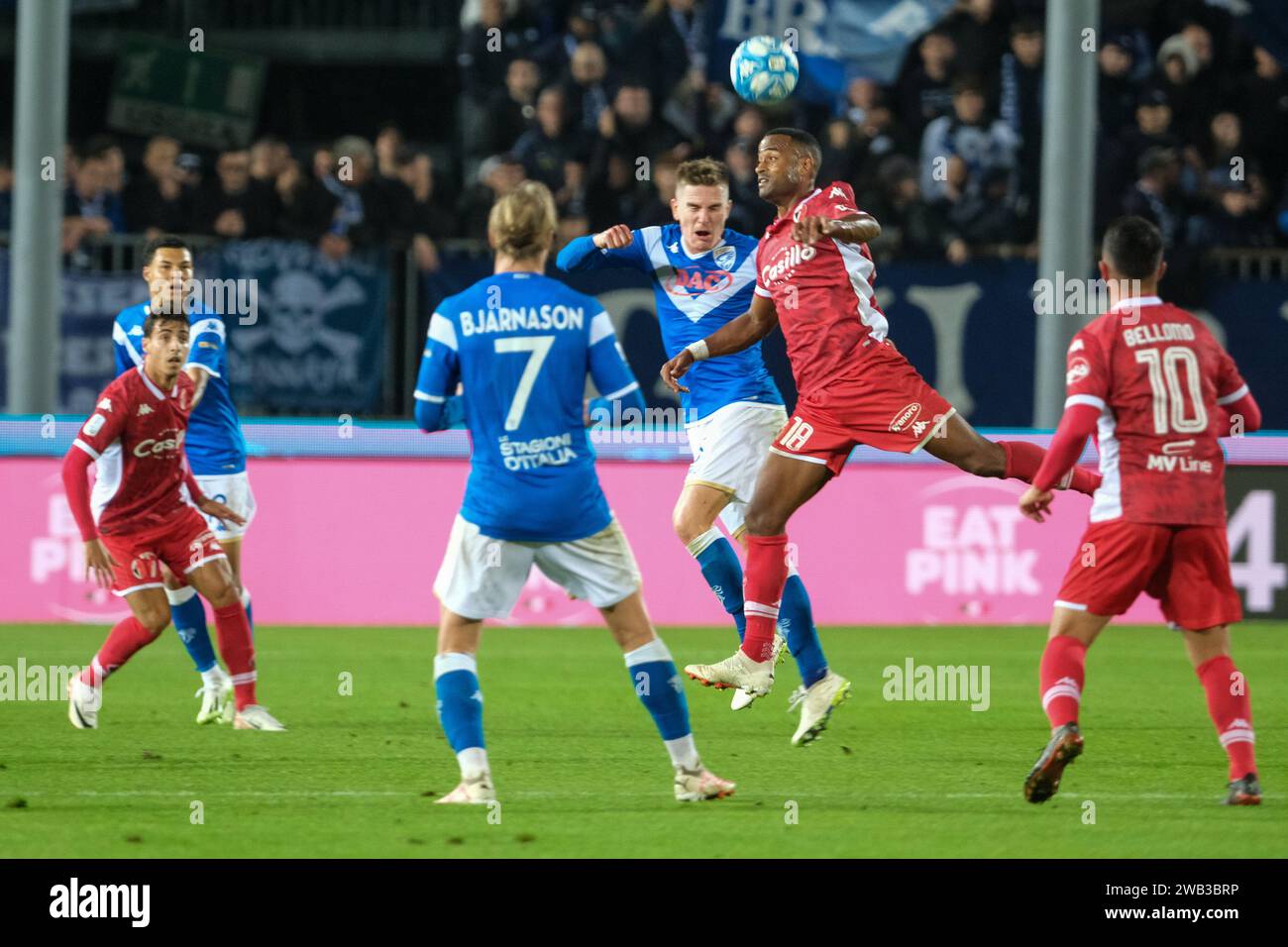 Davide Diaw dell'SSC Bari durante la partita del campionato italiano di serie B tra Brescia calcio e SSC Bari allo Stadio Mario Rigamonti di ottobre Foto Stock