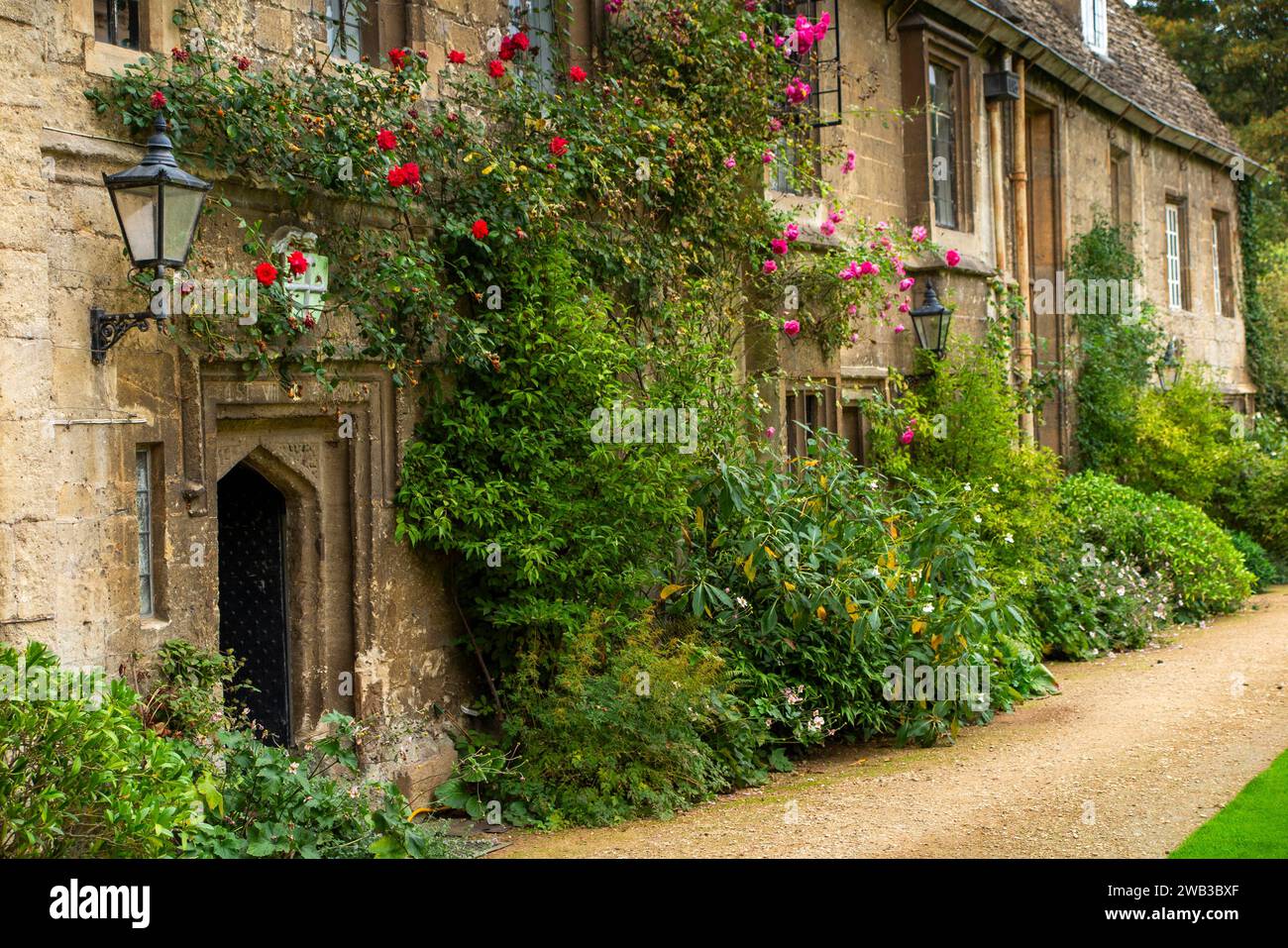 Regno Unito, Inghilterra, Oxfordshire, Oxford, Worcester College, cottage medievali Foto Stock