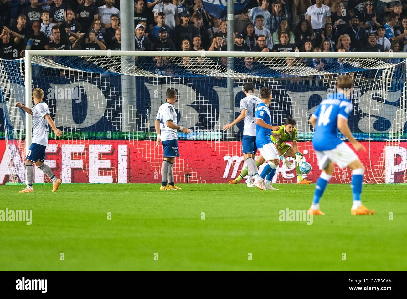 Semuel Pizzignacco del Feralpisal˜ durante la partita del campionato italiano di serie B tra Brescia calcio e Feralpisal˜ a Mario Rigamonti Stadi Foto Stock