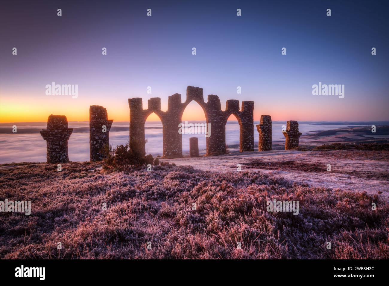 monumento fyrish all'alba. easter ross scozia. Foto Stock