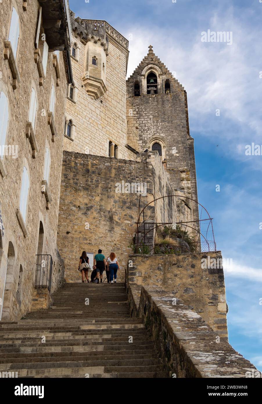 Rocamadour, Francia - 13 ottobre 2023: Rocamadour è un comune francese situato nel dipartimento di Lot nella regione dell'Occitania e meta di pellegrinaggio per il Foto Stock