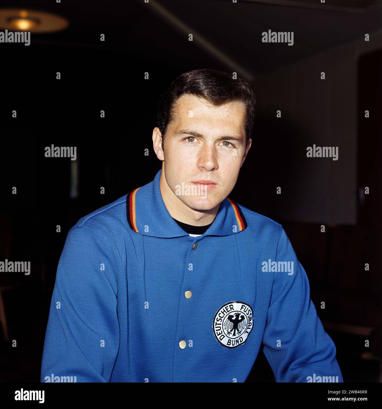 Foto del file datata 05-07-1966 di Franz Beckenbauer, che ha portato la Germania Ovest alla gloria di Coppa del mondo sia come capitano che come manager, è morto all'età di 78 anni, la sua famiglia ha detto in una dichiarazione all'agenzia di stampa tedesca DPA. Data di emissione: Lunedì 8 gennaio 2024. Foto Stock