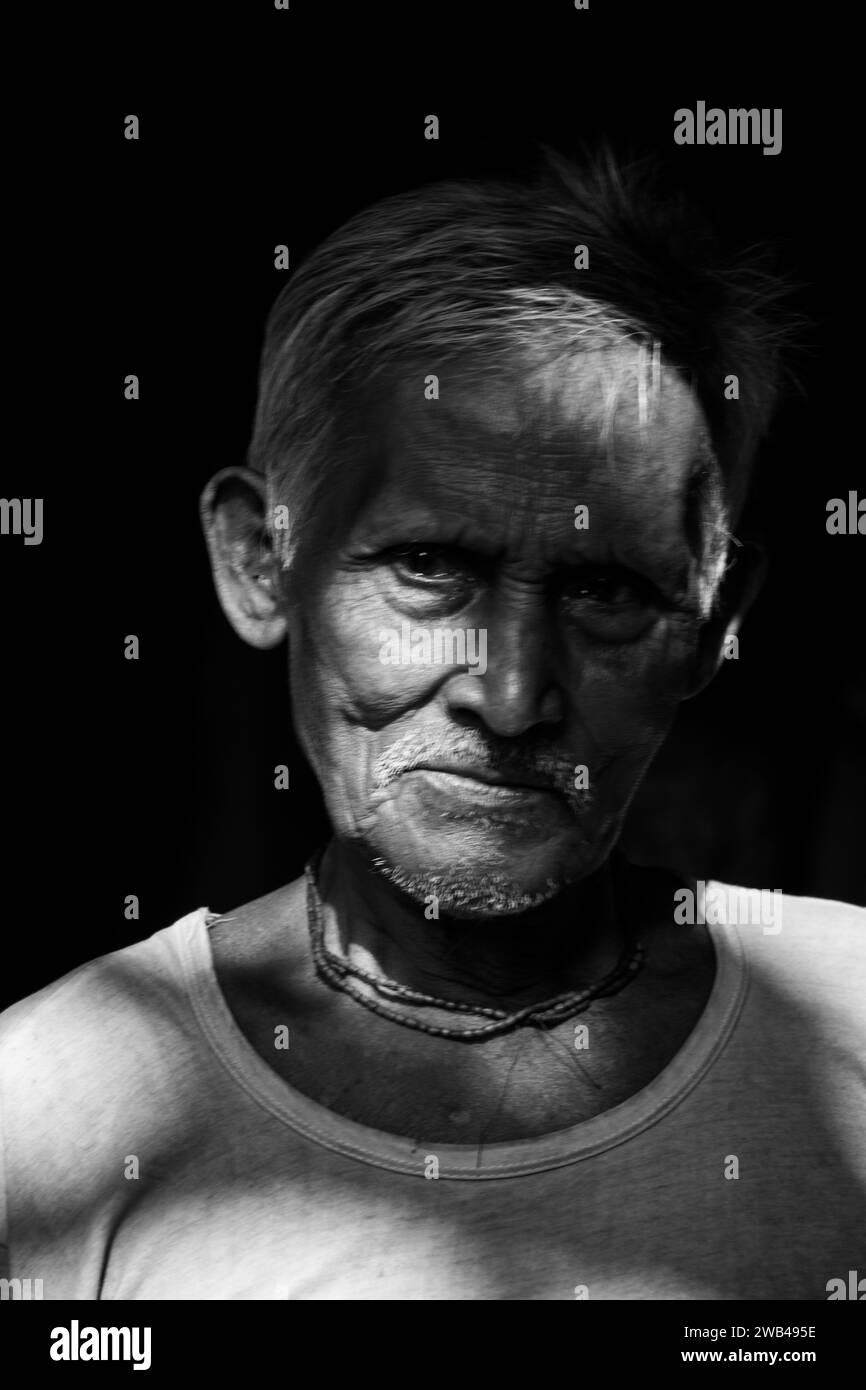 Volto dei lavoratori della ceramica, questa immagine è stata catturata il 29 dicembre 2024, da Saver, Bangladesh Foto Stock