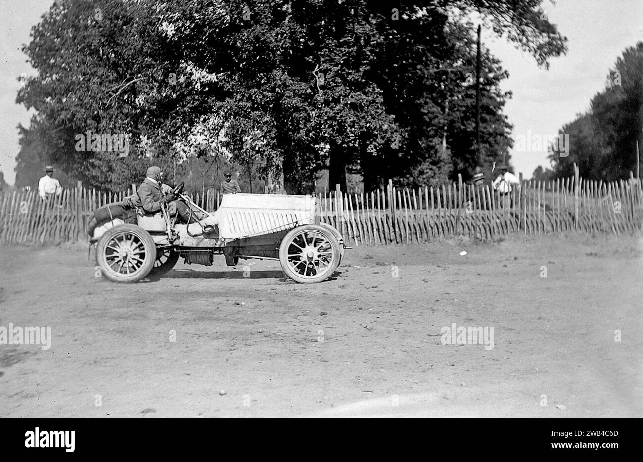 Prima edizione della 24 ore di le Mans endurance sport car race (24 heures du Mans). 26 e 27 giugno 1906. Foto di Jean de Biré Foto Stock