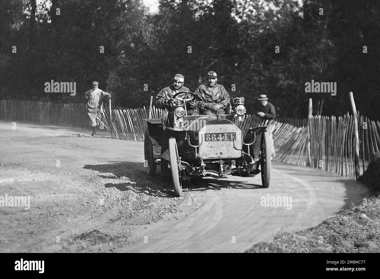 Prima edizione della 24 ore di le Mans endurance sport car race (24 heures du Mans). 26 e 27 giugno 1906. Foto di Jean de Biré Foto Stock Prima edizione della 24 ore di le Mans endurance sport car race (24 heures du Mans). 26 e 27 giugno 1906. Foto di Jean de Biré Foto Stock