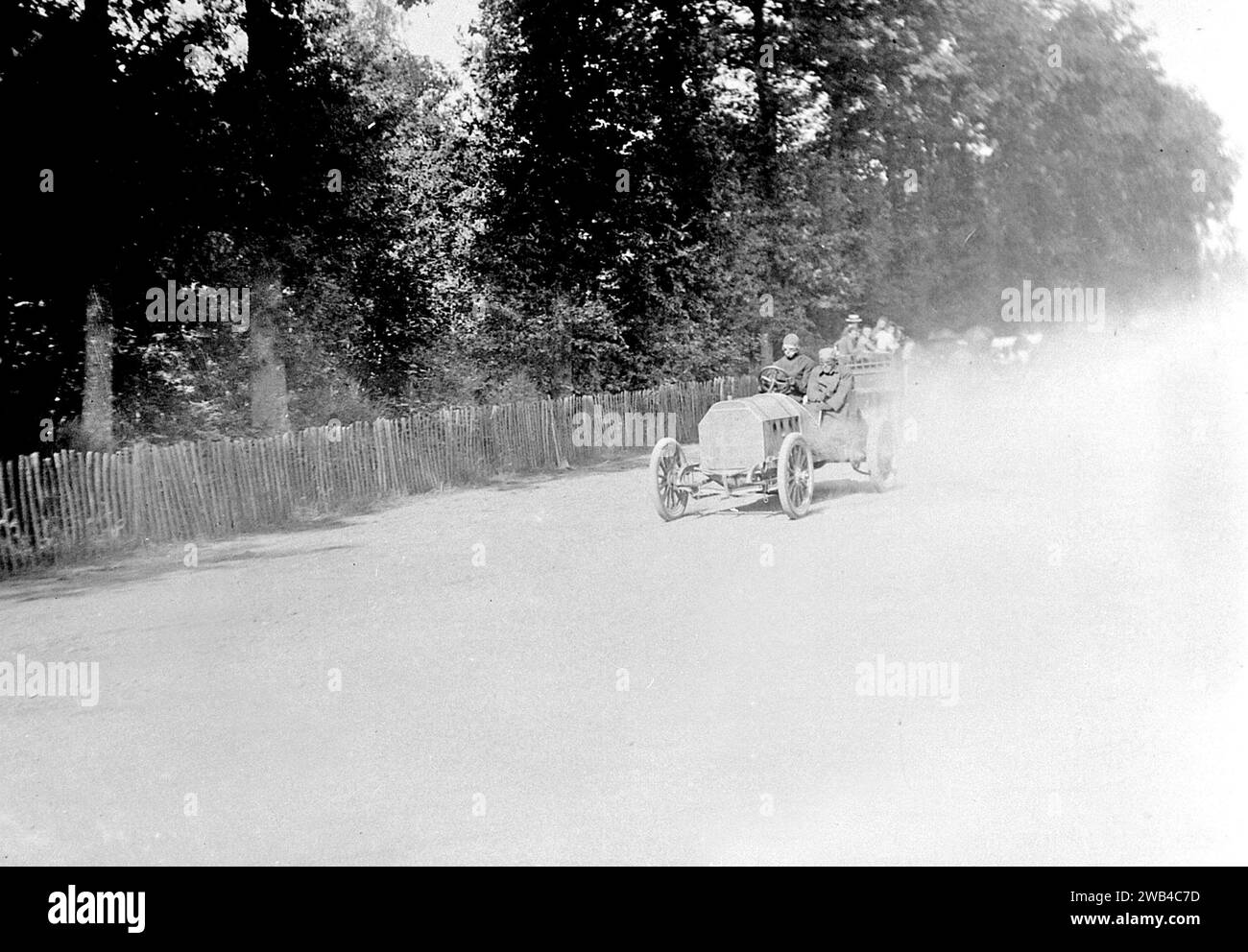 Prima edizione della 24 ore di le Mans endurance sport car race (24 heures du Mans). 26 e 27 giugno 1906. Foto di Jean de Biré Foto Stock Prima edizione della 24 ore di le Mans endurance sport car race (24 heures du Mans). 26 e 27 giugno 1906. Foto di Jean de Biré Foto Stock