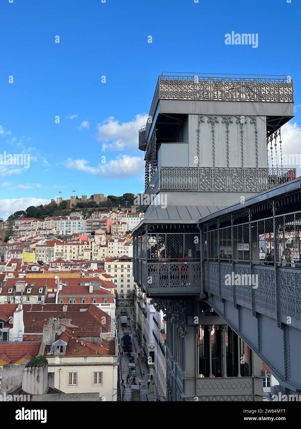 Ascensore di Santa Justa, dettaglio architettonico in ferro neogotico, Lisbona Foto Stock