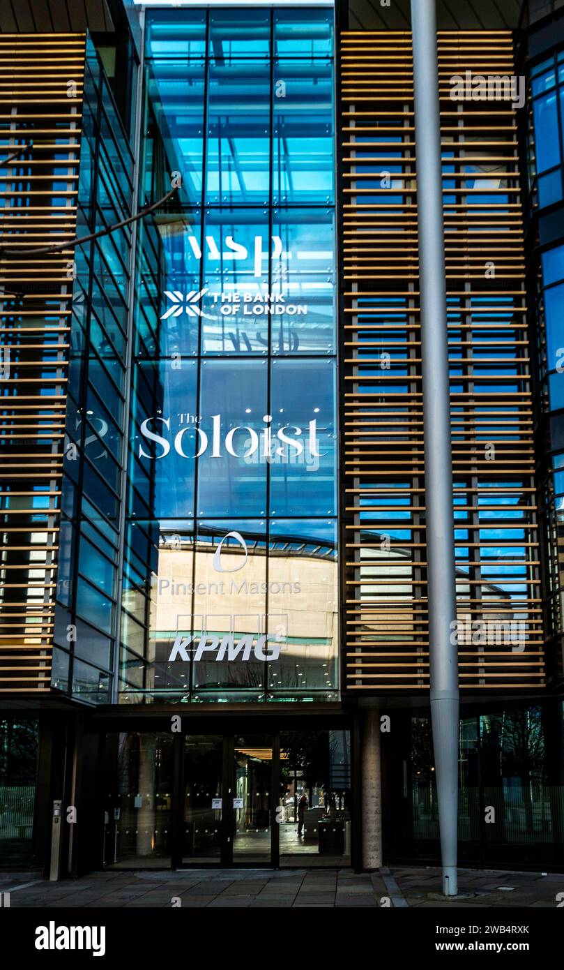 Il Soloist Office Building a Belfast, Irlanda del Nord, che ospita gli uffici di KPMG, Pincent Masons e la Bank of London. Foto Stock