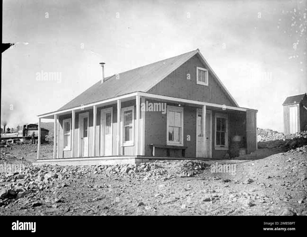 (1,58) Gilpin tram, edificio con molte porte e finestre, probabilmente presso il Quartz Hill Depot del tram. Foto Stock