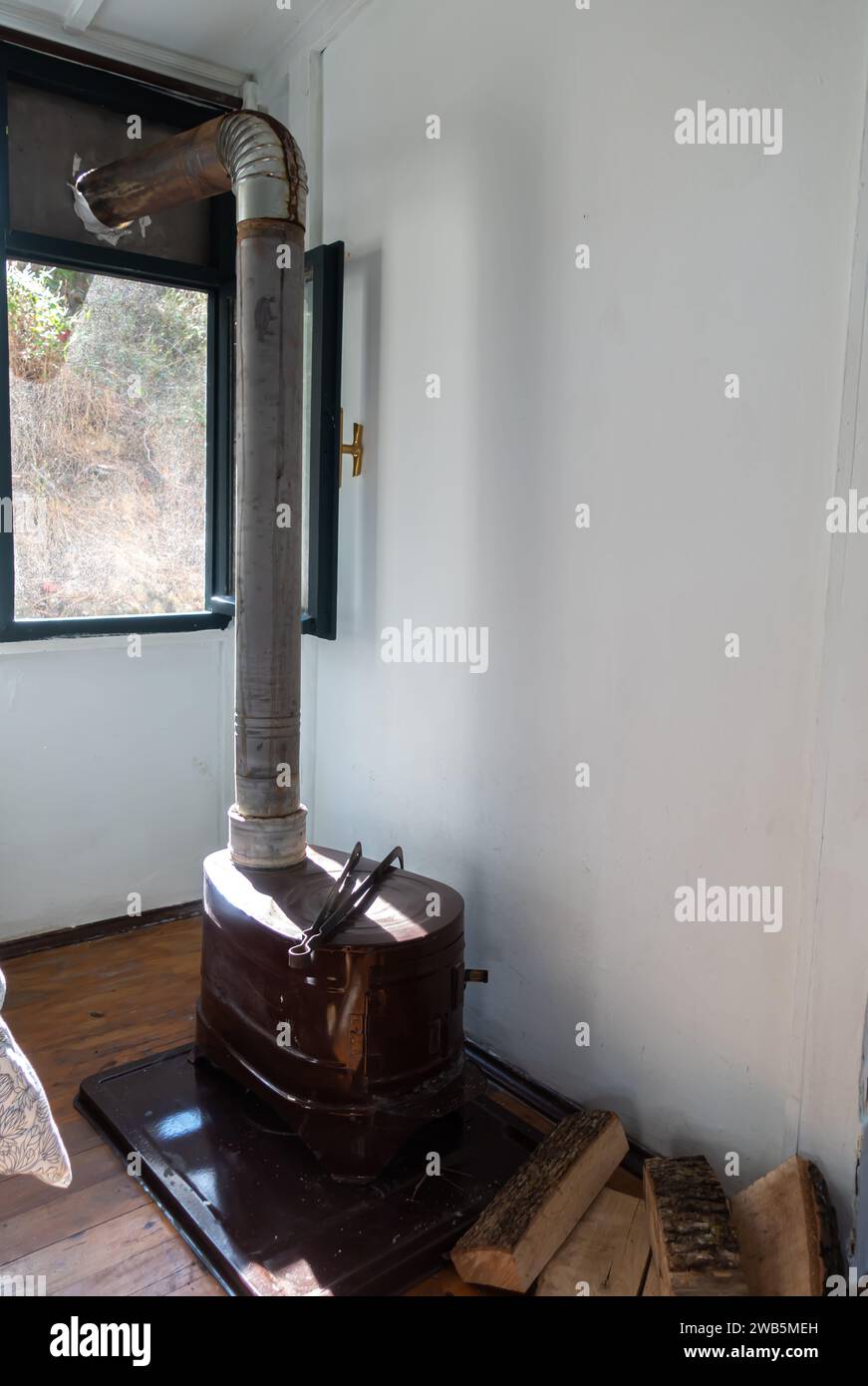 Forno a caldo con legno in una capanna nel villaggio naturale di Sundance Tekirova Kemer/Antalya, Türkiye turchia Foto Stock