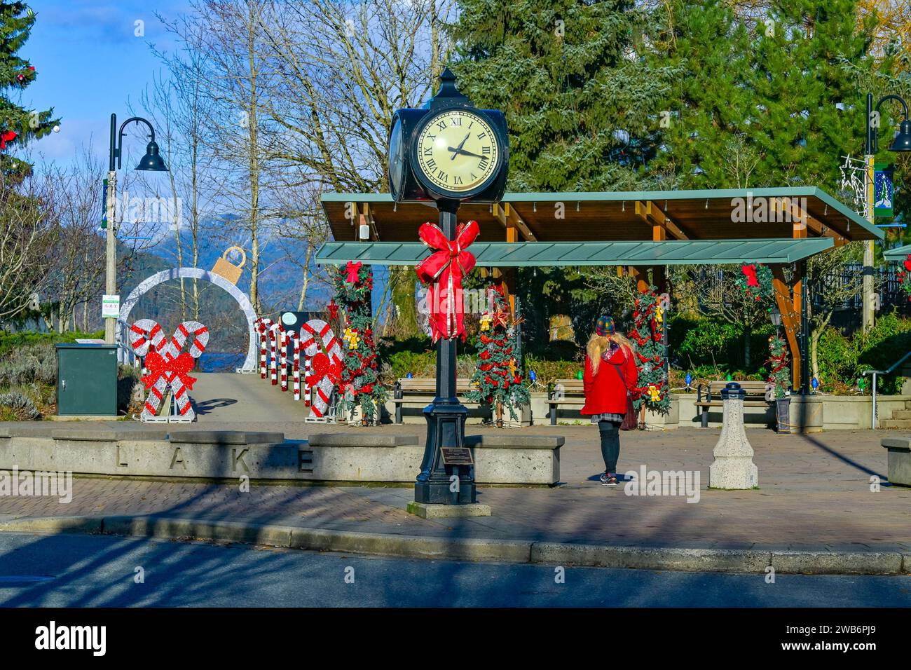 Orologio della città, esposizione natalizia, Harrison Hot Springs, British Columbia, Canada Foto Stock