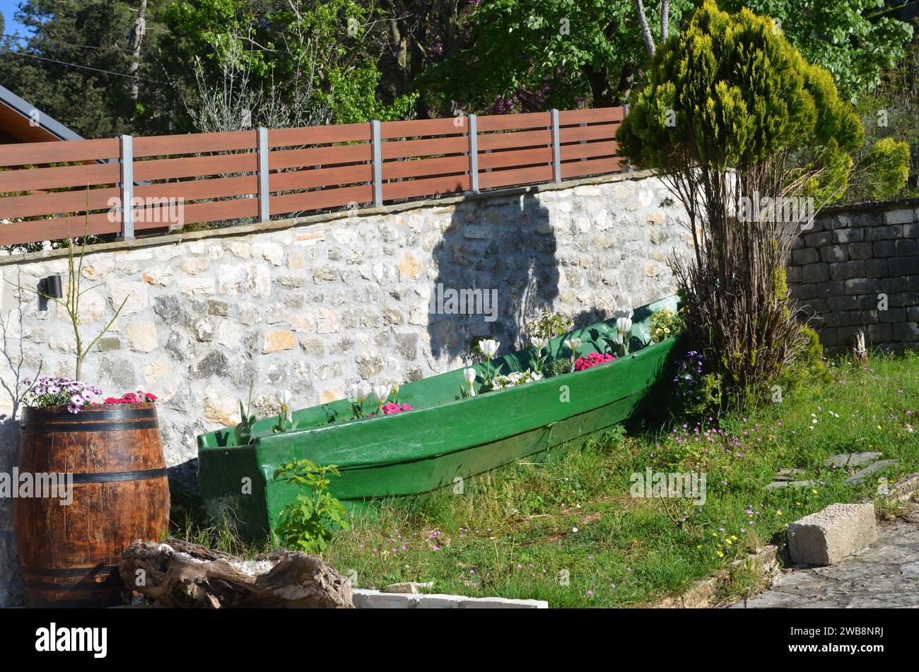 Grecia, nord-occidentale, regione dell'Epiro, città e castello di Ioannina, lago Pamvotida e l'isola Foto Stock