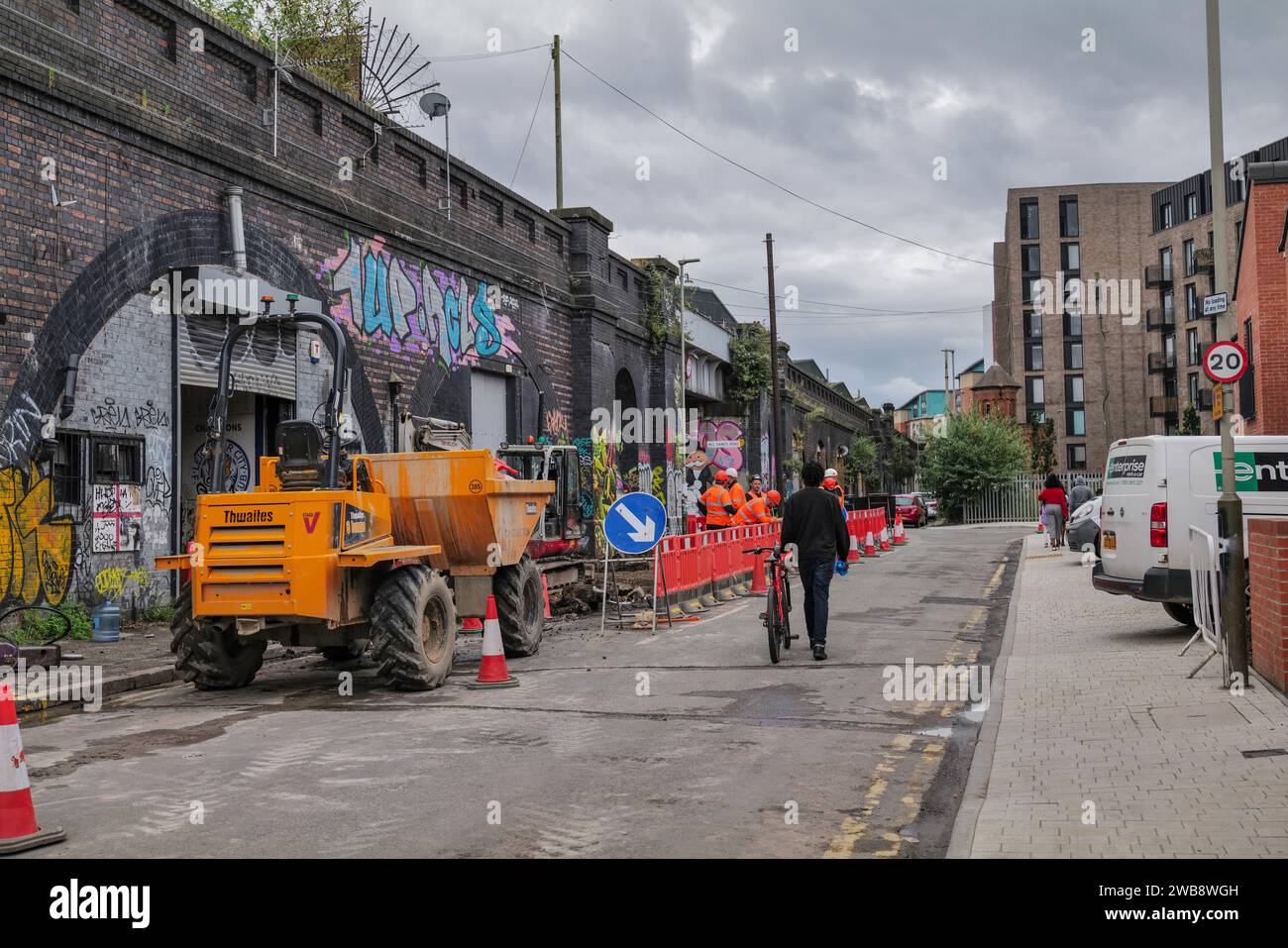 Lavori di costruzione intorno ai vecchi archi della stazione ferroviaria Grand Central vicino a Frog Island, Leicester. Foto Stock