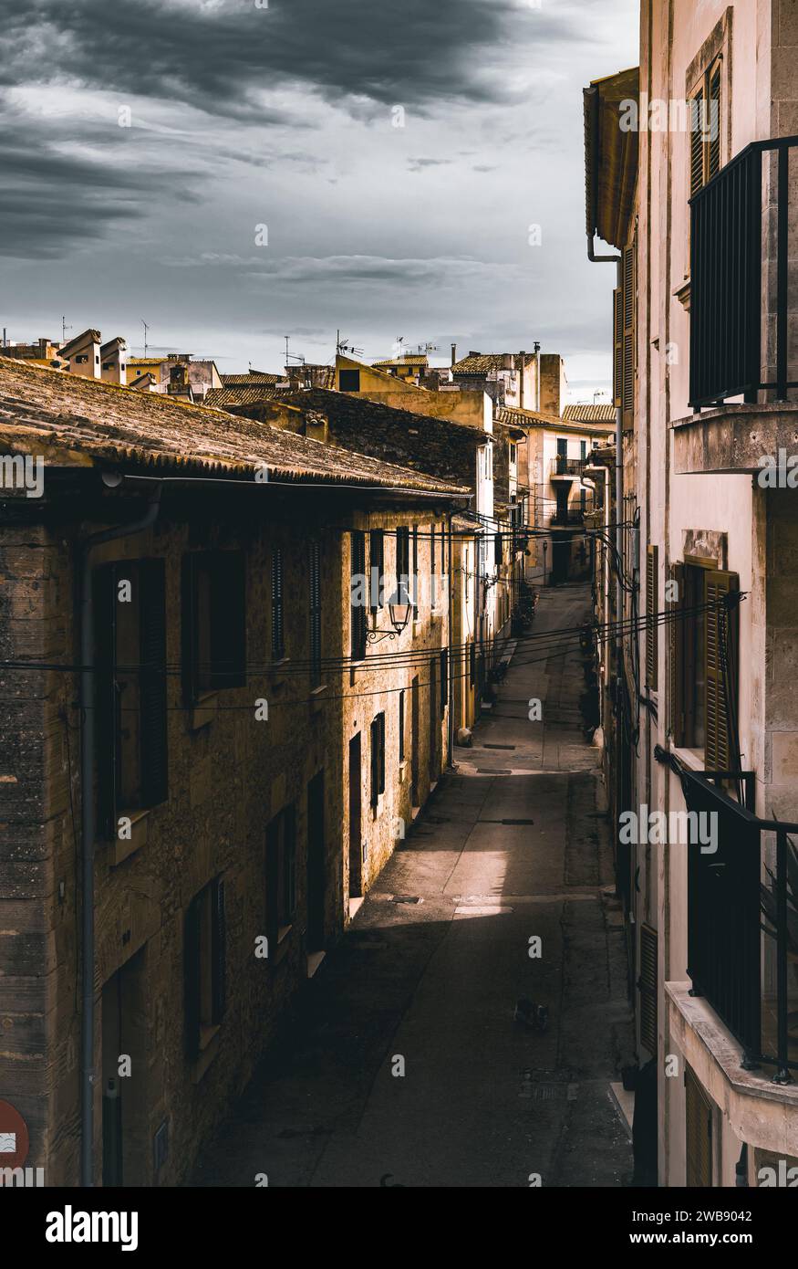 Una vista panoramica delle case spagnole rinomate per i loro stili architettonici distintivi e affascinanti Foto Stock