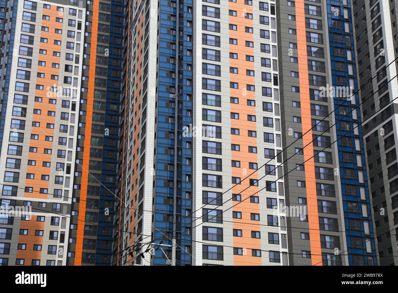 Architettura residenziale ad alta densità nel quartiere Dongnae-GU a Busan. Grandi appartamenti. Foto Stock