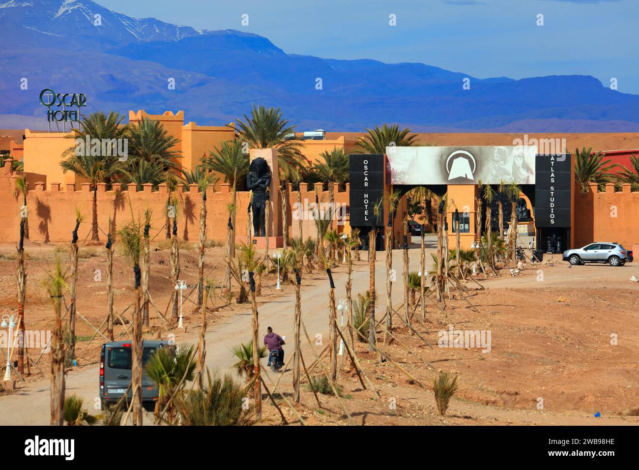 WARZAZAT, MAROCCO - 18 FEBBRAIO 2022: Oscar Hotel by the Atlas Studios in Marocco. Atlas Studios è una delle più grandi città cinematografiche del mondo Foto Stock