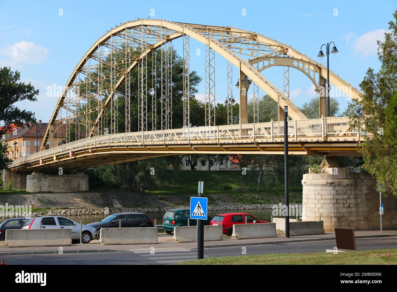 Ponte ad arco Langer (ponte ad arco legato). Infrastrutture a Gyor, Ungheria. Foto Stock