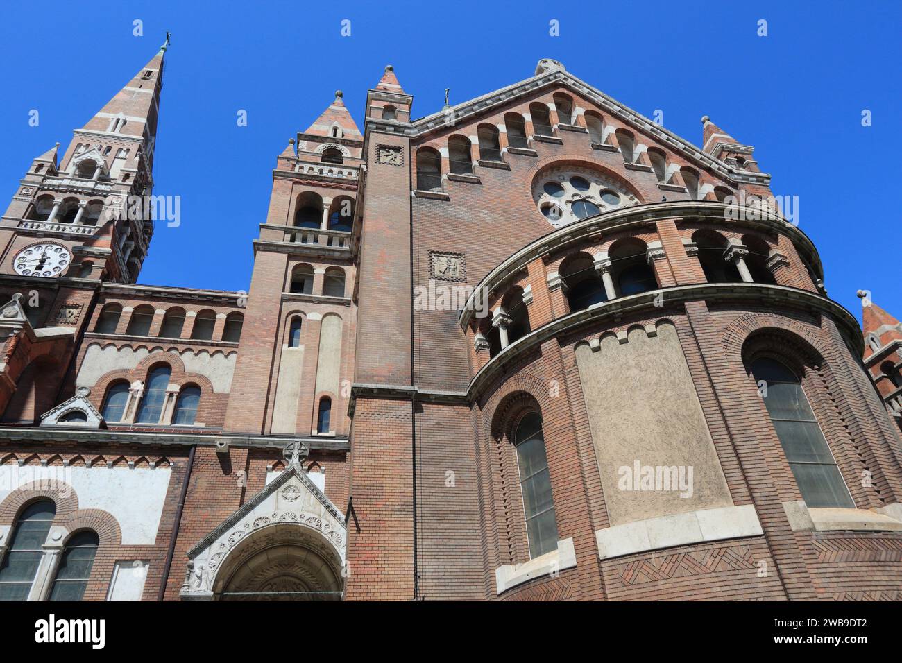 Szeged Chiesa Votiva in Ungheria. Romanico architettura revival. Foto Stock