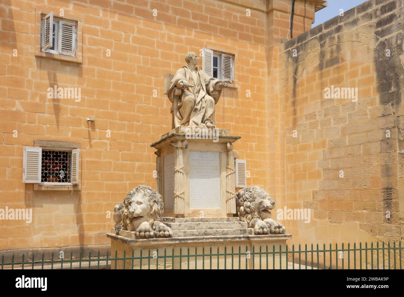 Upper Barrakka Gardens, Malta, la Valletta. Statua di Sir Giuseppe Niccolo Zammit, c.1768 -1823. Giudice maltese. Foto Stock