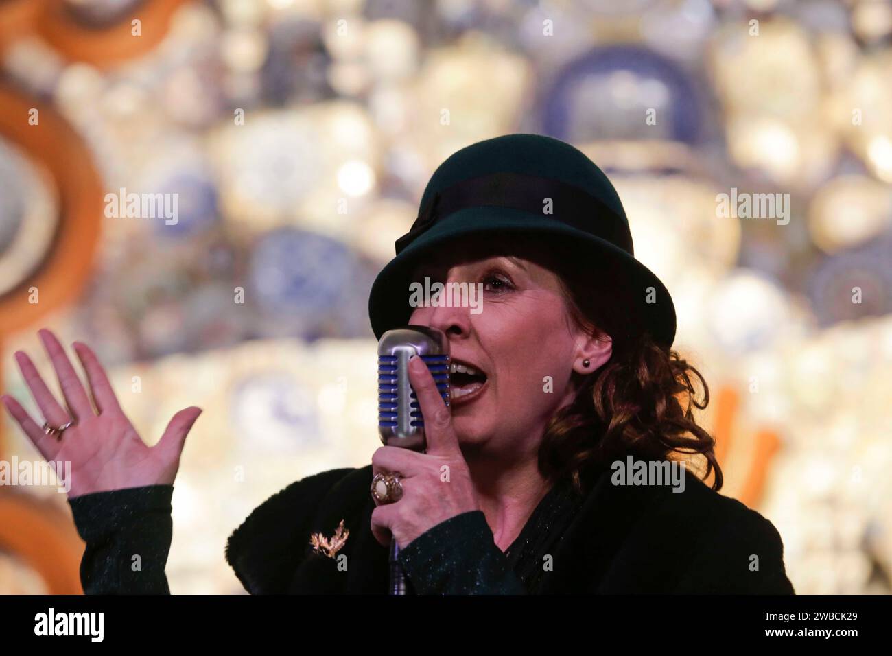 Città del Messico, Messico. 9 gennaio 2024. Louise Phelan, una cantante jazz irlandese con sede a città del Messico. Crediti: Luis e Salgado/Alamy Live News Foto Stock