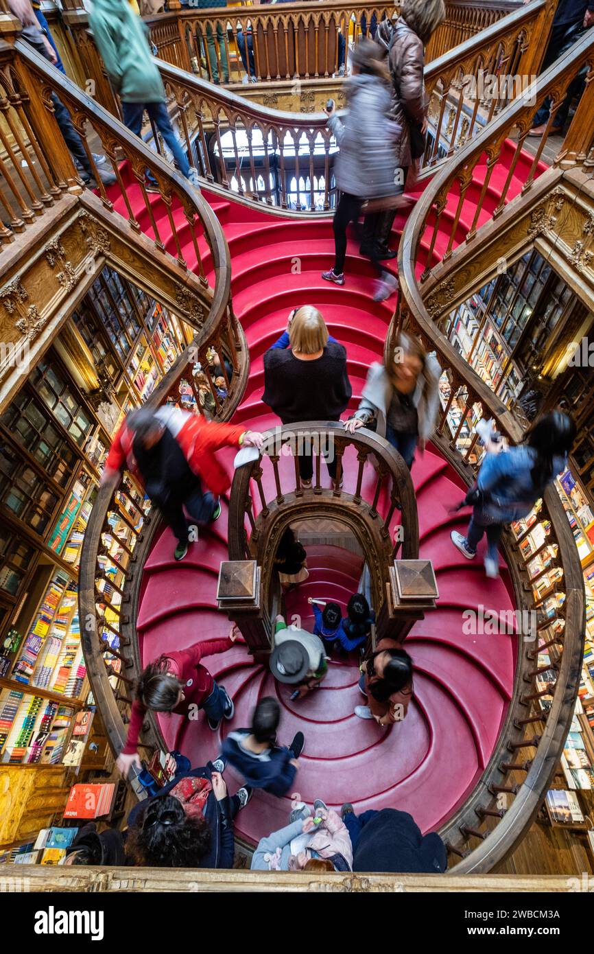 Librería Lello (Livraria Lello), también conocida como Librería Lello e Irmão (Livraria Lello e Irmão) o Librería Chardron, Porto, Portogallo Foto Stock