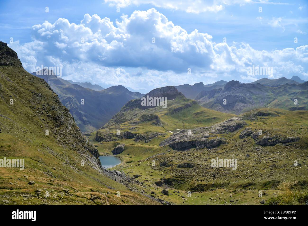 paesaggio montano per fare escursioni e staccarsi dalla tecnologia. Concetto di natura Foto Stock