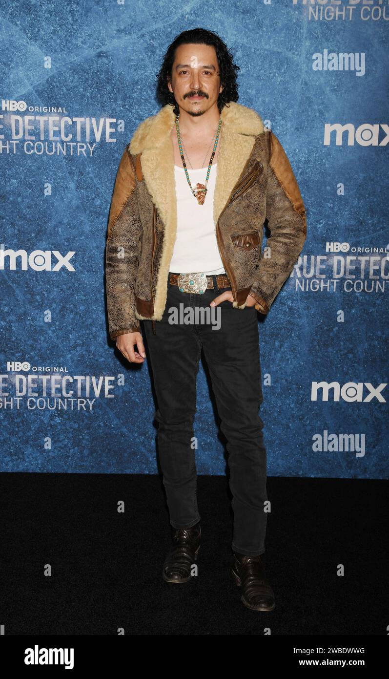 Los Angeles, California, USA. 9 gennaio 2024. Gabriel Luna partecipa alla prima di Los Angeles della Warner Bros. "True Detective: Night Country" al Paramount Theatre il 9 gennaio 2024 a Los Angeles, California. Crediti: Jeffrey Mayer/JTM Photos/Media Punch/Alamy Live News Foto Stock