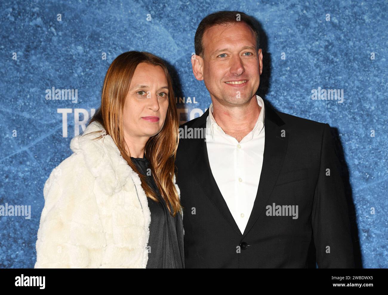 LOS ANGELES, CALIFORNIA - GENNAIO 09: Chris Summers partecipa alla prima di Los Angeles della Warner Bros. "True Detective: Night Country" al Paramount The Foto Stock
