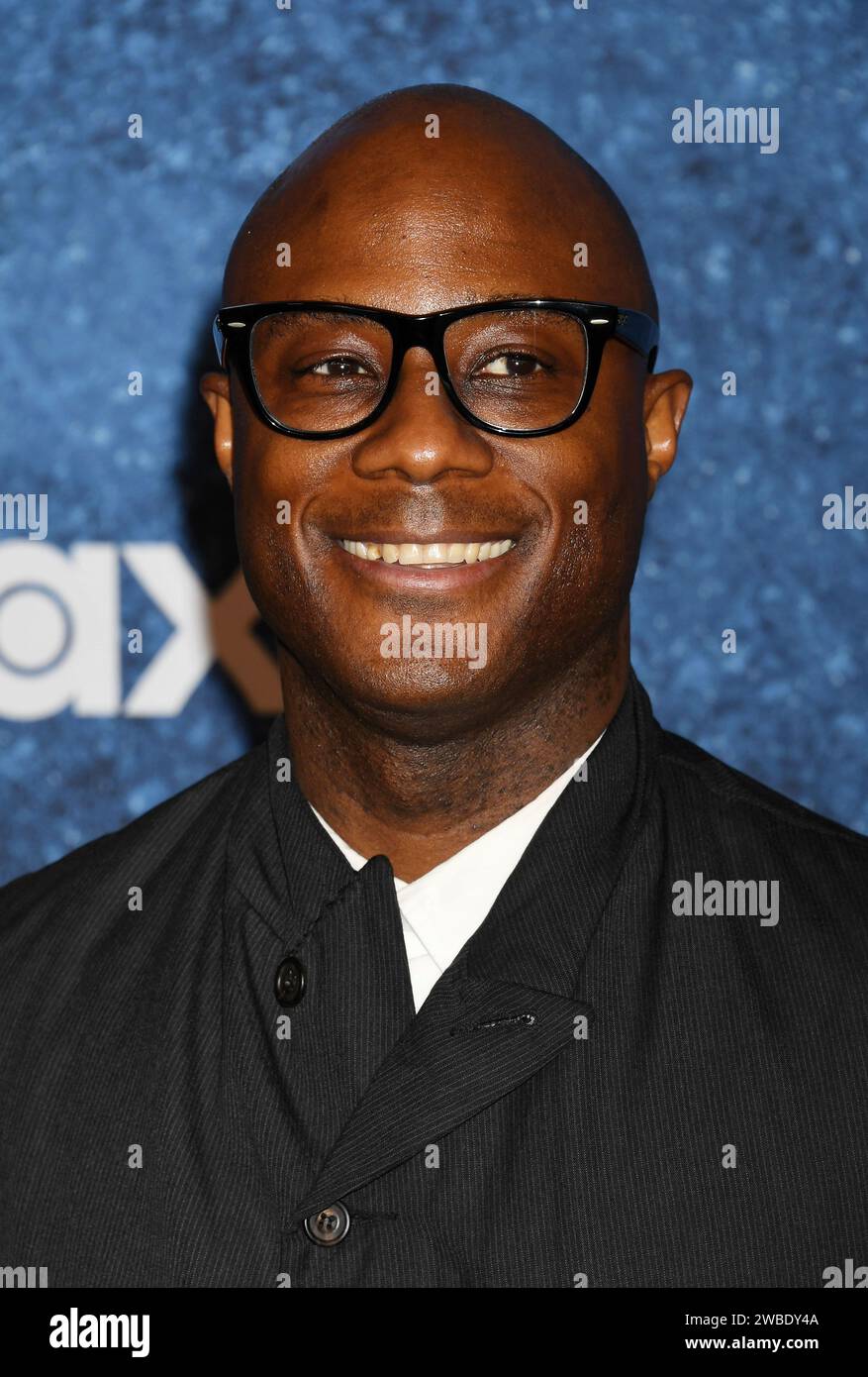 Los Angeles, California, USA. 9 gennaio 2024. Barry Jenkins partecipa alla prima di Los Angeles della Warner Bros. "True Detective: Night Country" al Paramount Theatre il 9 gennaio 2024 a Los Angeles, California. Crediti: Jeffrey Mayer/JTM Photos/Media Punch/Alamy Live News Foto Stock