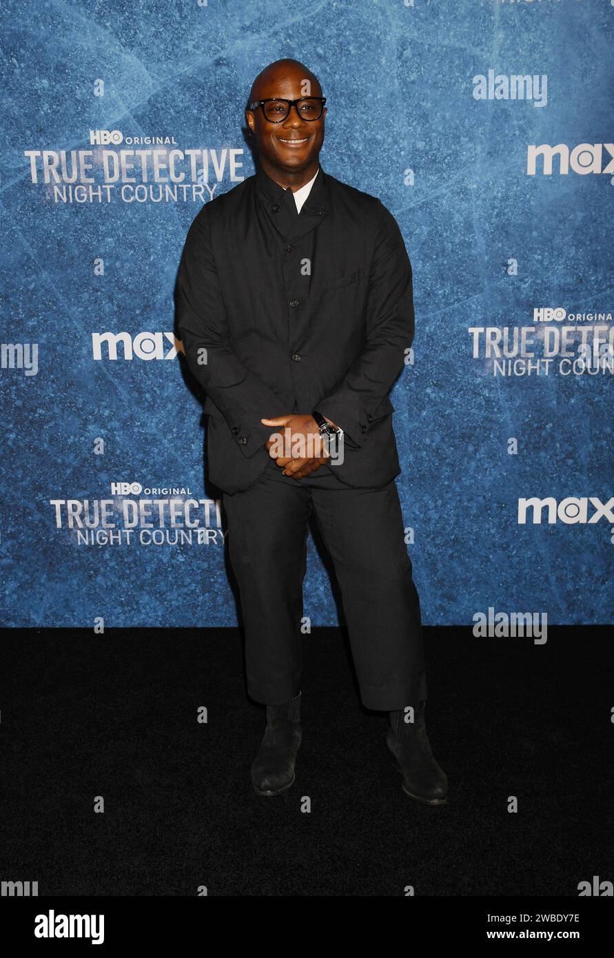 Los Angeles, California, USA. 9 gennaio 2024. Barry Jenkins partecipa alla prima di Los Angeles della Warner Bros. "True Detective: Night Country" al Paramount Theatre il 9 gennaio 2024 a Los Angeles, California. Crediti: Jeffrey Mayer/JTM Photos/Media Punch/Alamy Live News Foto Stock