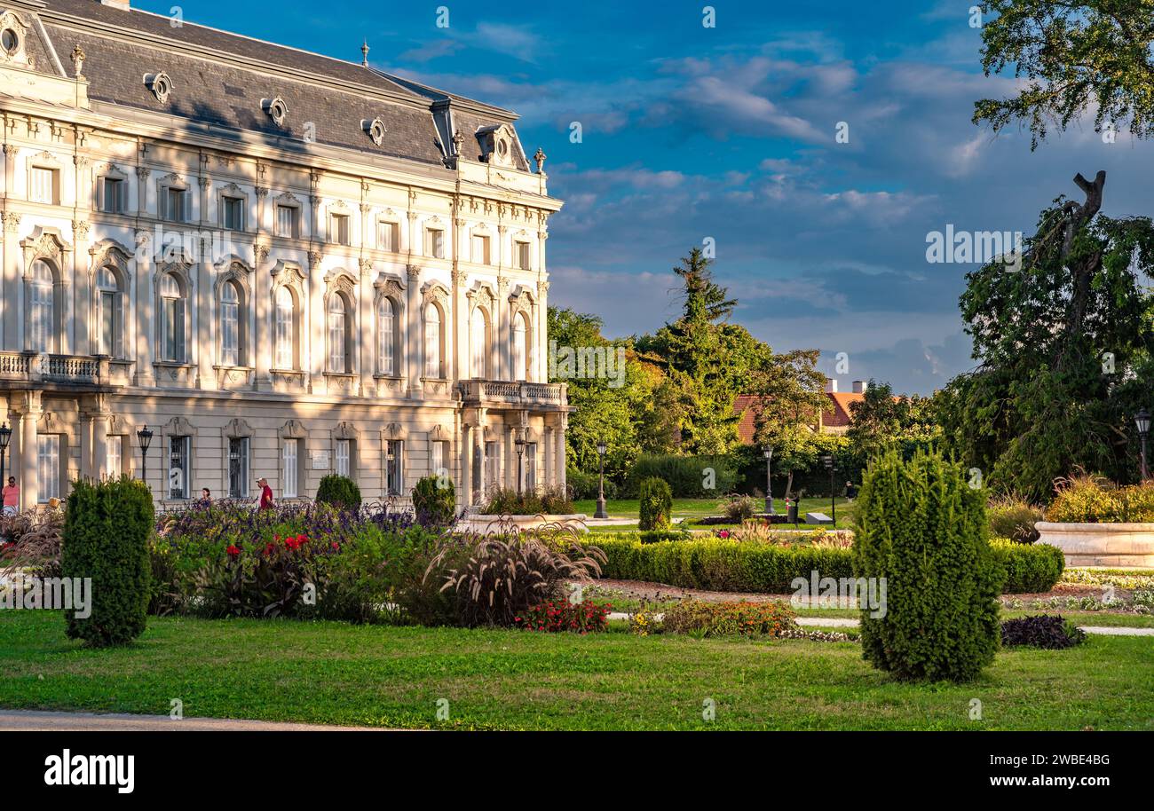 Il Palazzo Festetics, palazzo barocco situato a Keszthely, Zala, Ungheria. Foto Stock