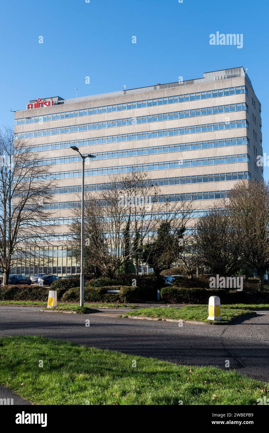 10 gennaio 2024. Sede centrale di Fujitsu UK a Bracknell, Inghilterra, Regno Unito. Fujitsu è la società di software giapponese responsabile della progettazione del software Horizon utilizzato negli uffici postali britannici, che attualmente è al centro dello scandalo delle poste britanniche. Questa settimana lo scandalo ha colpito i titoli dei giornali a causa di un dramma in quattro parti dell'ITV che documenta l'errore giudiziario che ha visto oltre 700 direttori delle filiali postali condannati per frode. Foto Stock