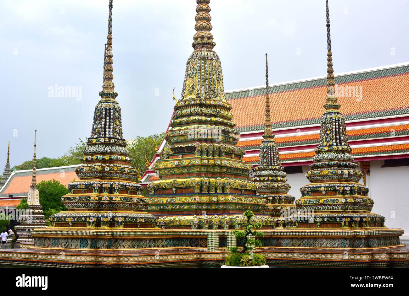 Bangkok, Phra Chedi Rai sul tempio buddista di Wat Pho (XVI secolo). Thailandia. Foto Stock