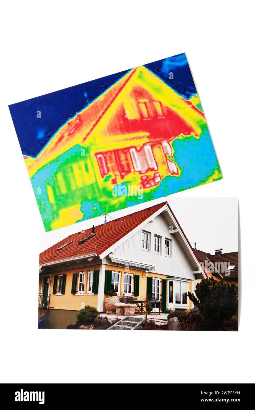 Immagine a infrarossi di una casa indipendente, isolamento termico, casa indipendente, perdita di energia, immagine termica, isolamento di una casa, valore di rivendita Foto Stock