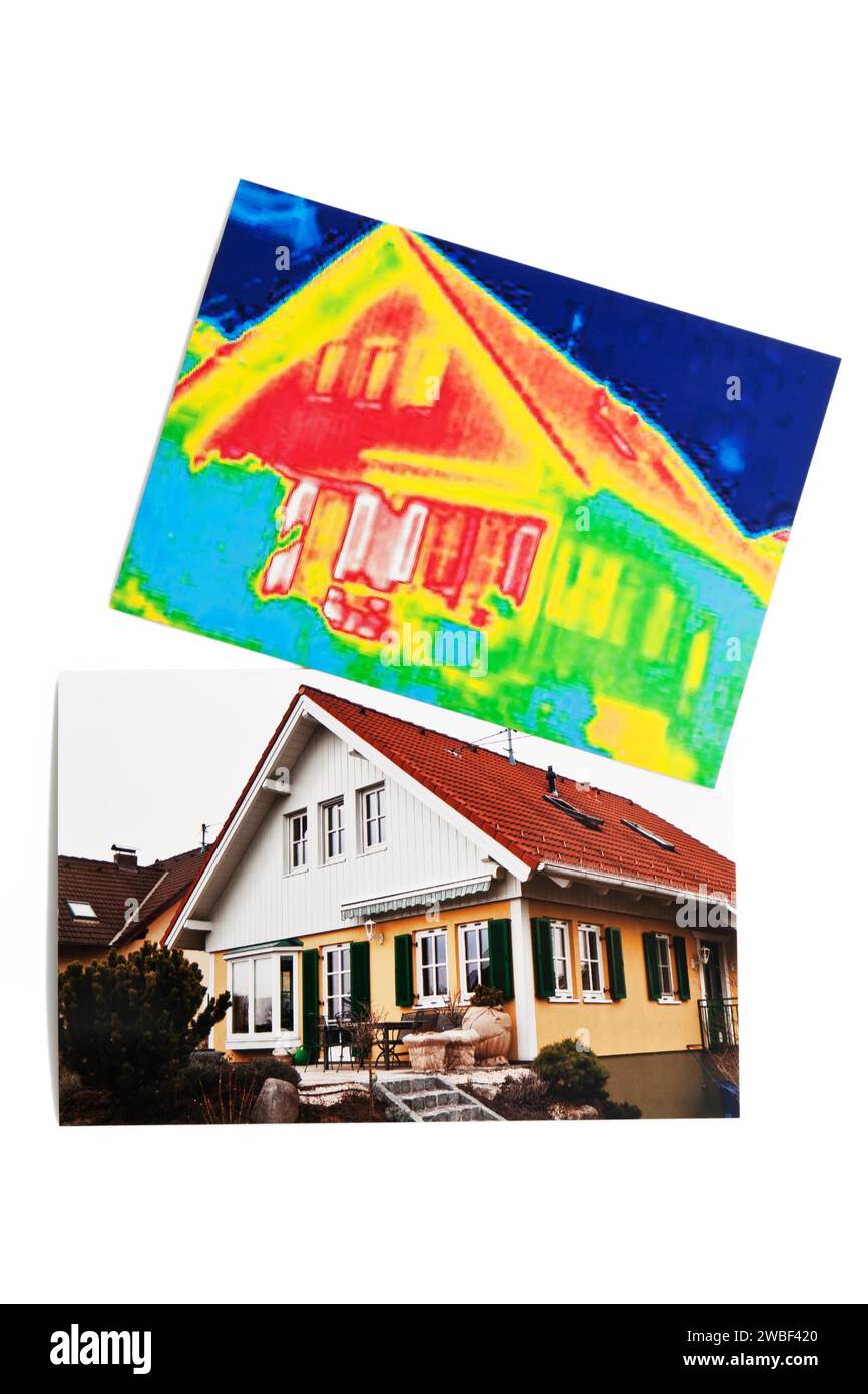 Immagine a infrarossi di una casa indipendente, isolamento termico, casa indipendente, perdita di energia, immagine termica, isolamento di una casa, valore di rivendita Foto Stock