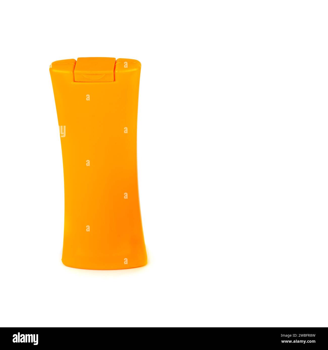 Olio di abbronzatura isolato su sfondo bianco. Cura della pelle del viso e del corpo. Spazio libero per il testo. Foto Stock