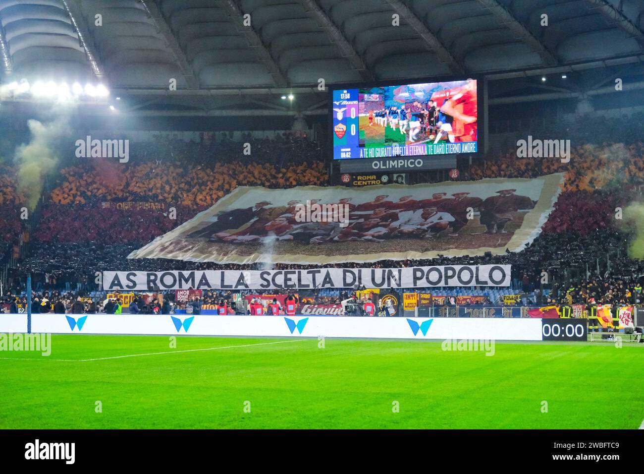 La coreografia della AS roma tifosi prima durante i quarti di finale di