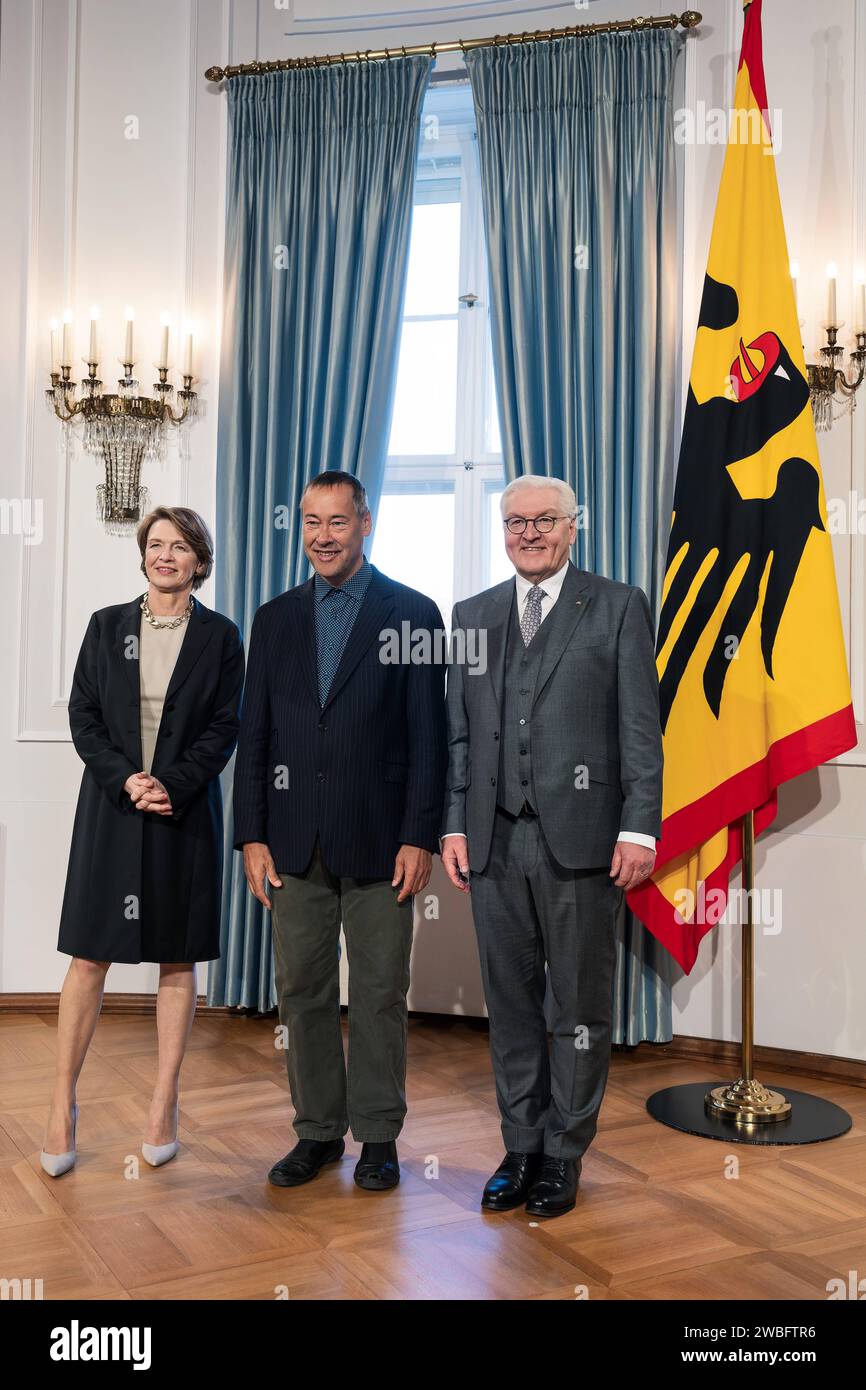 09.01.2024, Berlino, Schloss Bellevue, Neujahrsempfang des Bundespräsidenten Frank-Walter-Steinmeier für Repräsentanten des öffentlichen Lebens und rund 60 engagierte Bürgerinnen und Bürger aus allen Bundesländern.foto:BP Frank-Walter Steinmeier,Elke Büdenbender,Thomas Krüger Bundeszentrale für politische Bildung *** 09 01 2024,Berlino,Palazzo Bellevue,accoglienza di Capodanno da parte del presidente federale Frank Walter Steinmeier per i rappresentanti della vita pubblica e circa 60 cittadini impegnati di tutti gli stati federali foto BP Frank Walter Steinmeier, Elke Büdenbender, Thomas Krüger Agenzia federale per l'EDUCA civica Foto Stock