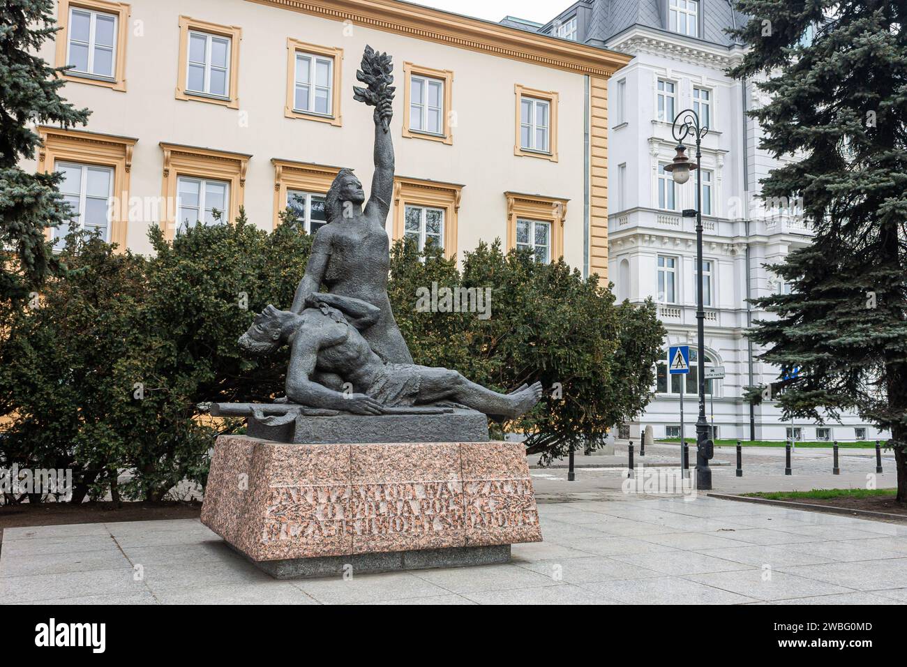 Varsavia, Polonia. Monumento commemorativo ai partigiani che lottano per la Polonia libera, all'angolo tra via Smolna e Aleje Jerozolimskie Foto Stock