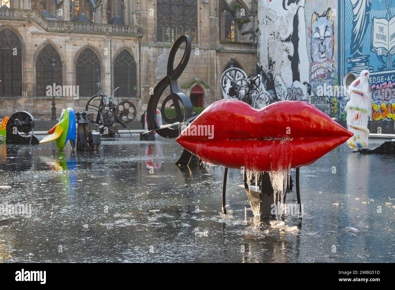parigi, ile de france, la Fontana di Stravinsky (francese: La Fontaine Stravinsky), solo editoriale. Foto Stock