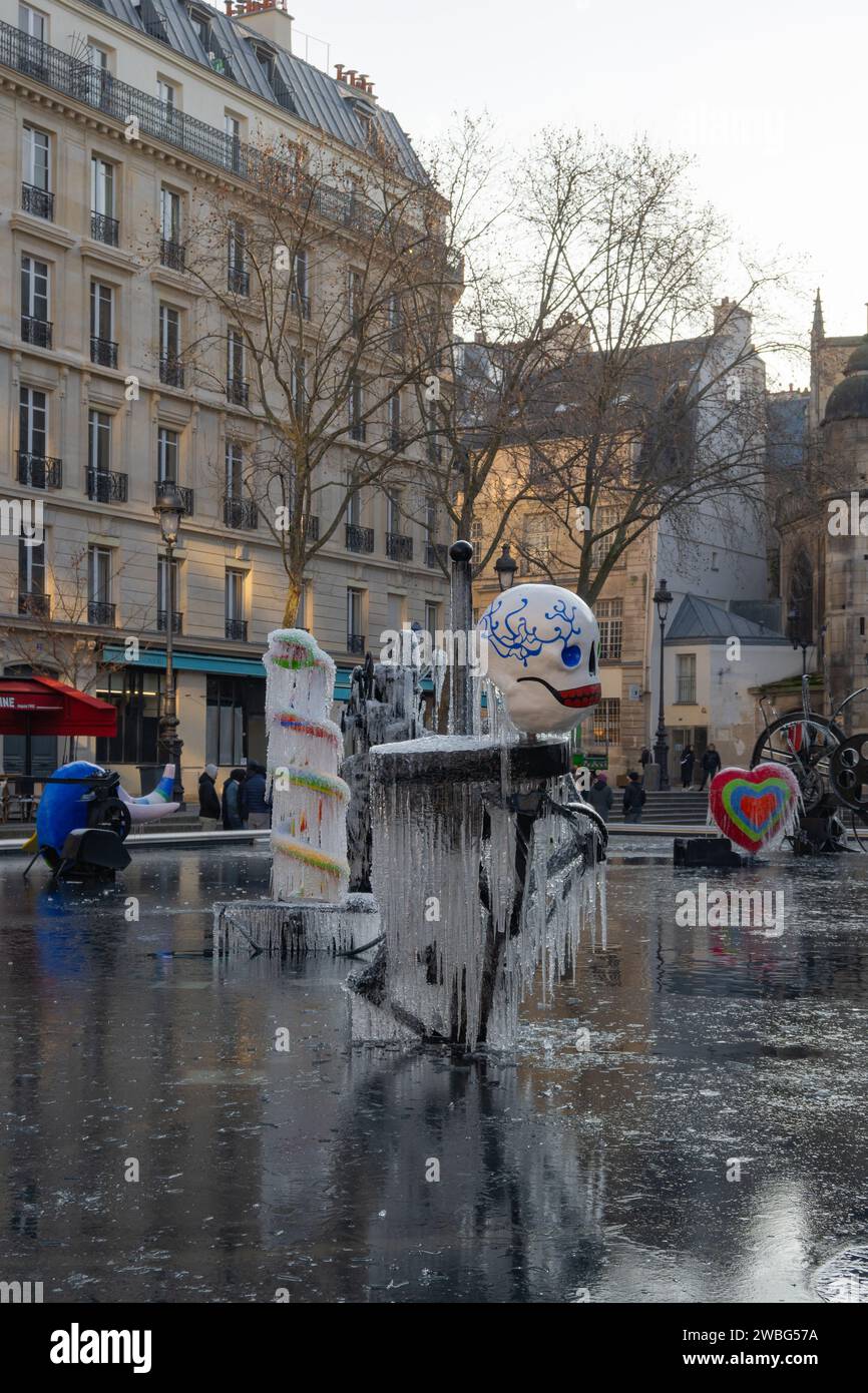 parigi, ile de france, la Fontana di Stravinsky (francese: La Fontaine Stravinsky), solo editoriale. Foto Stock