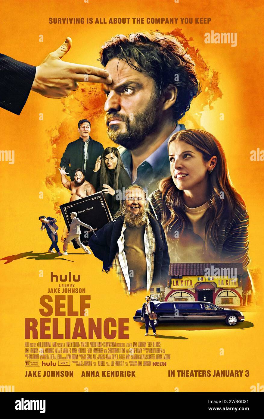 Self Reliance (2023) diretto da Jake Johnson e interpretato da Jake Johnson, Anna Kendrick e Andy Samberg. Data l'opportunità di partecipare a un reality show sulla vita o sulla morte, un uomo scopre che c'è molto per cui vivere. Poster US One sheet ***SOLO PER USO EDITORIALE***. Credito: BFA / Neon Foto Stock